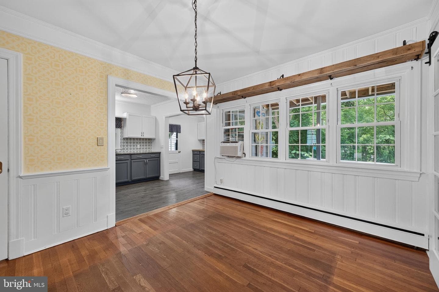 213 Elm Street photo 19