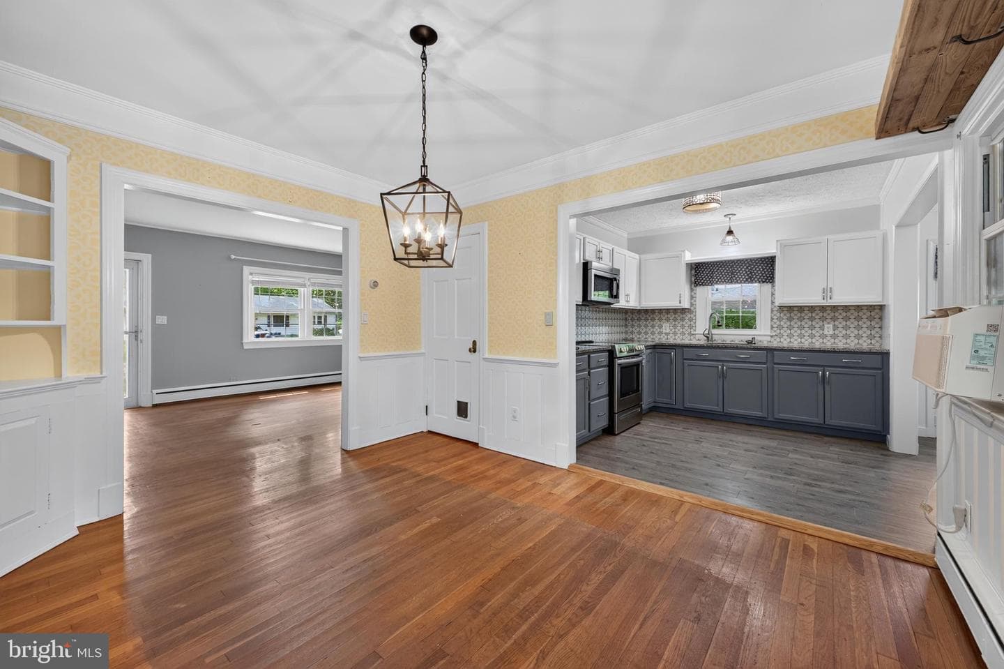 213 Elm Street photo 20