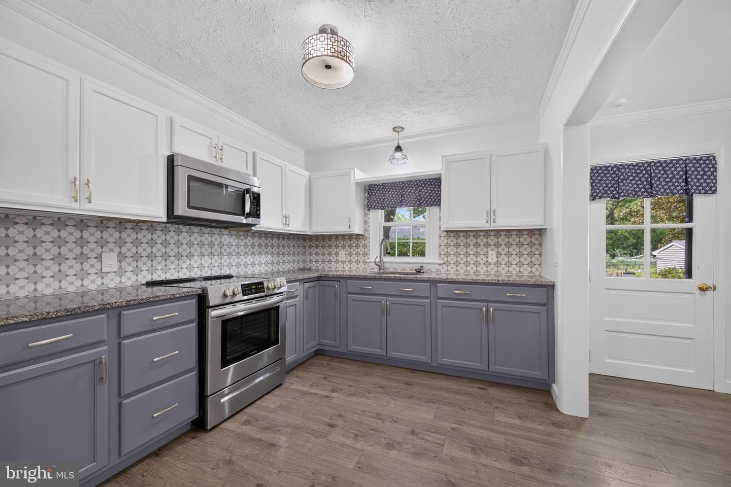 213 Elm Street photo 22