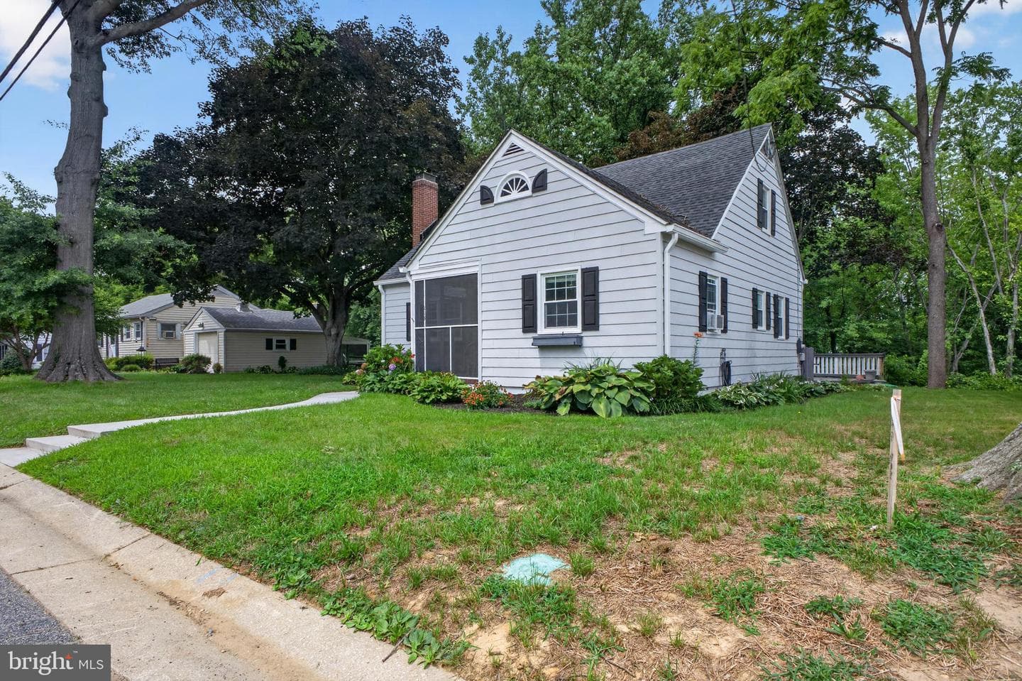 213 Elm Street photo 3