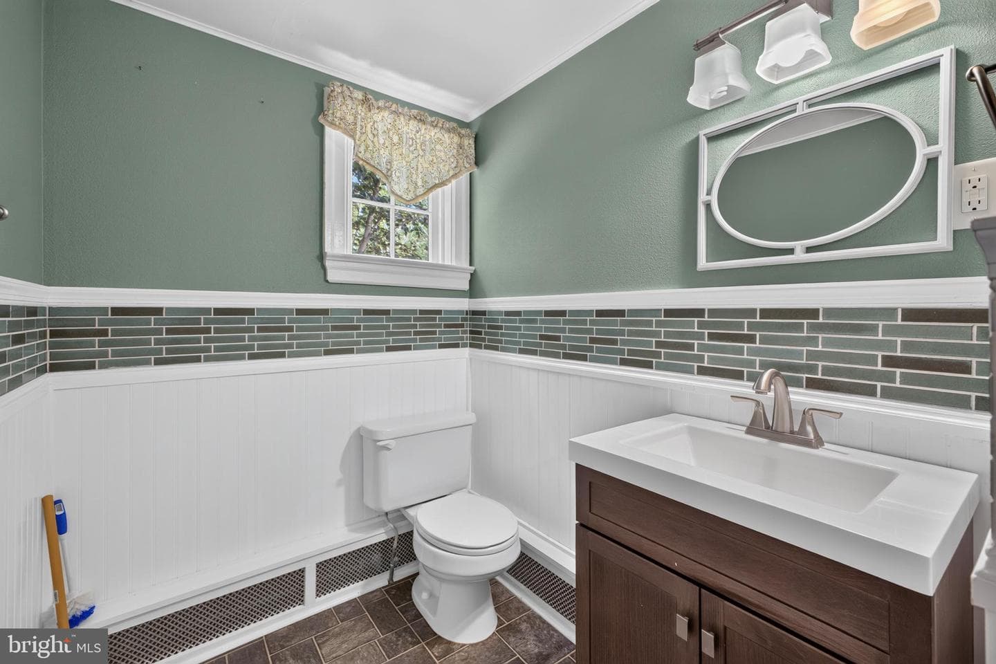 213 Elm Street photo 39