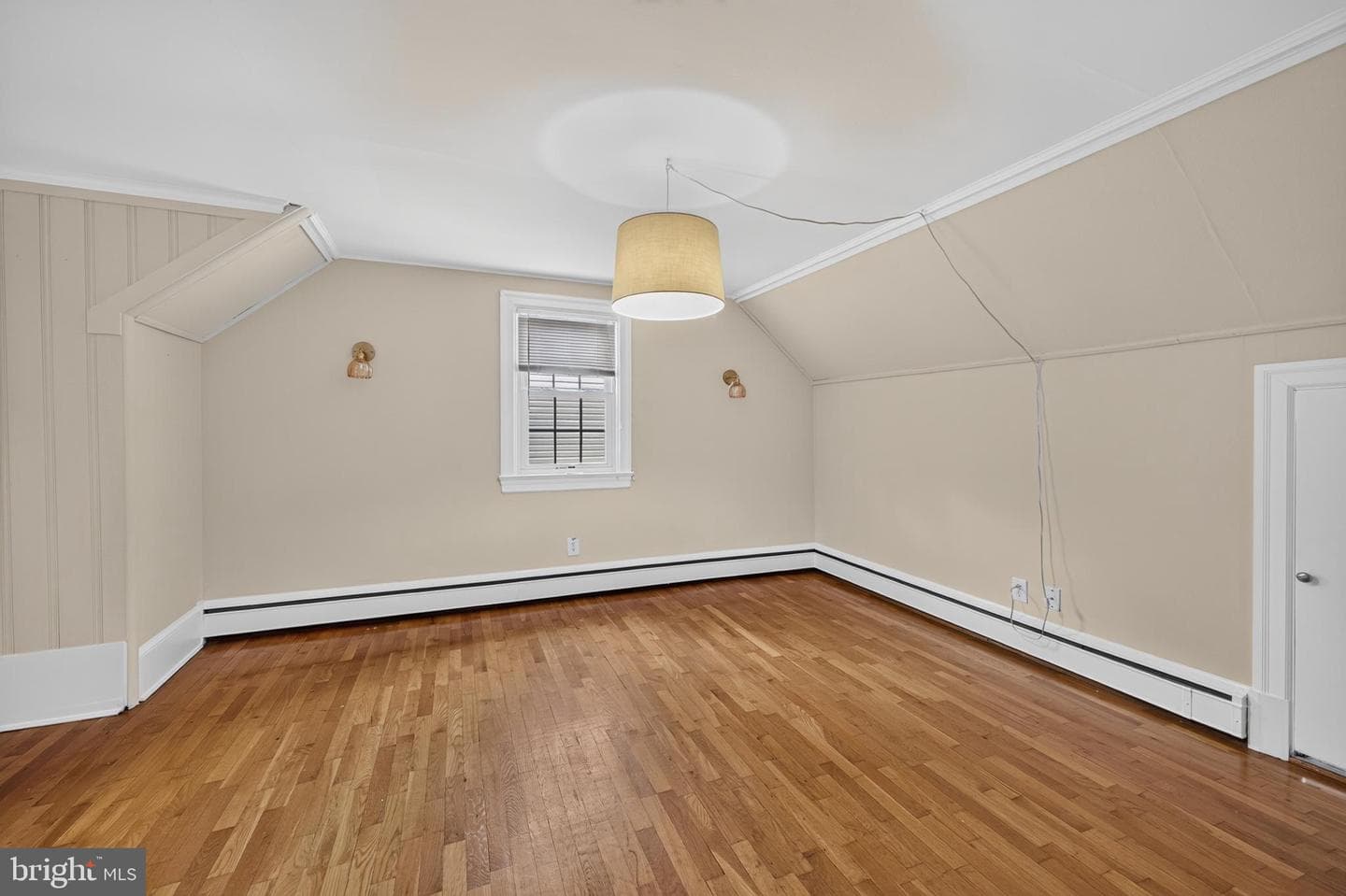 213 Elm Street photo 42