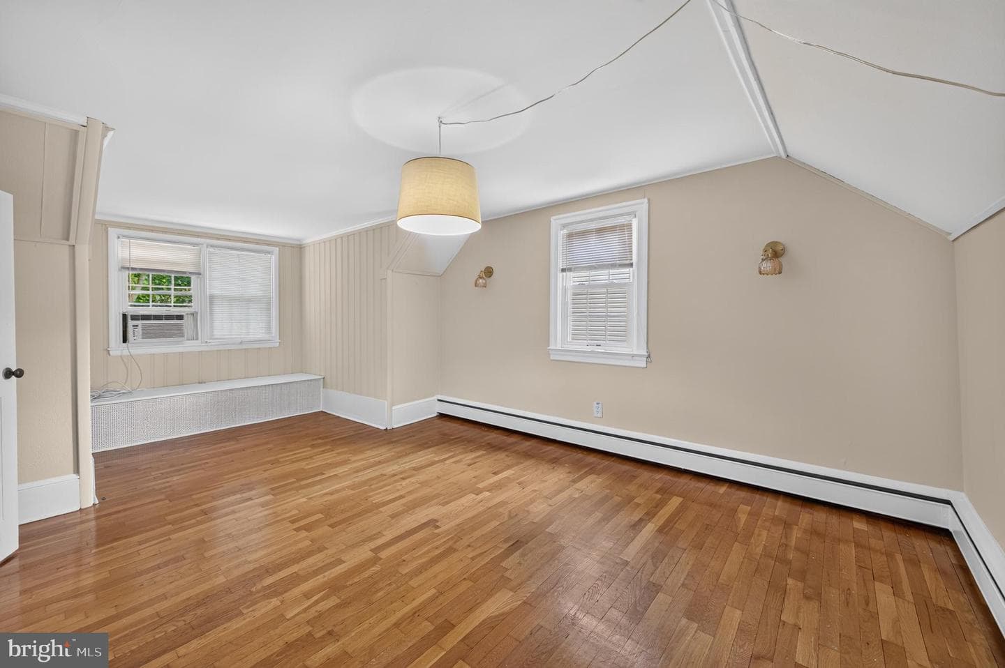 213 Elm Street photo 43