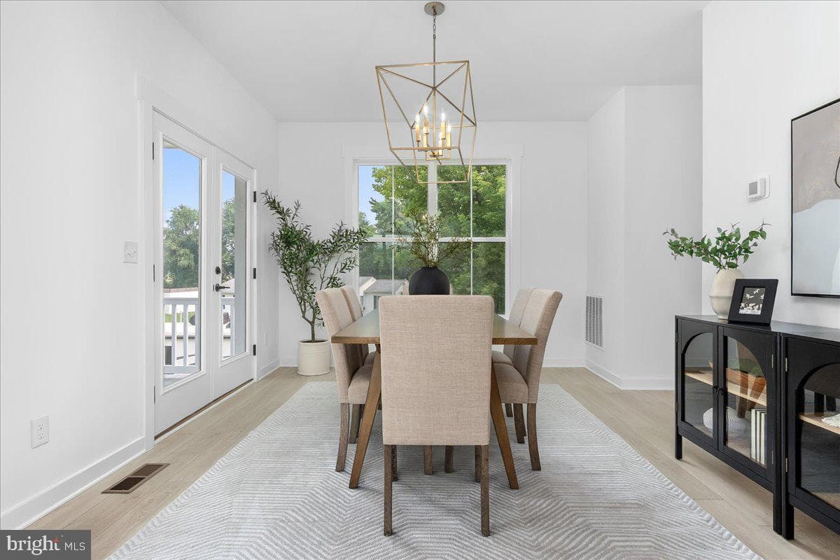 203 Riverside Drive photo 31