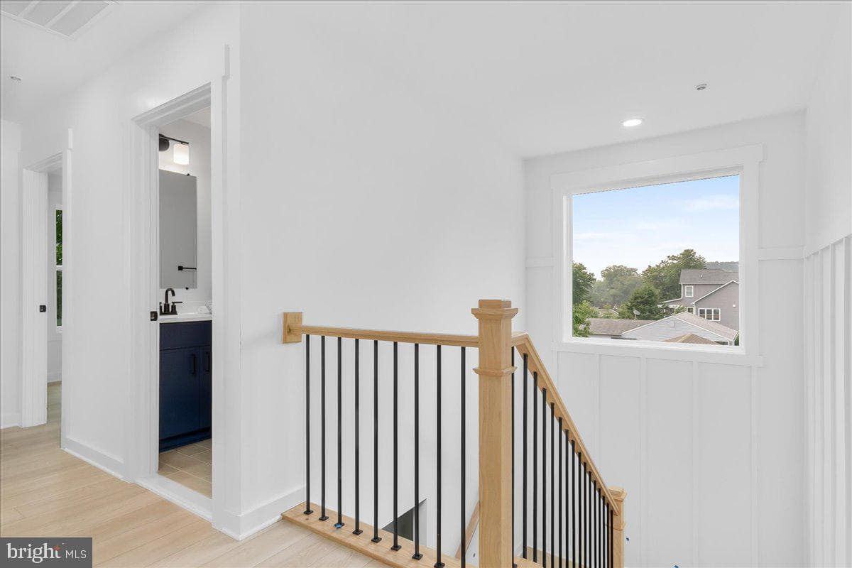 203 Riverside Drive photo 52
