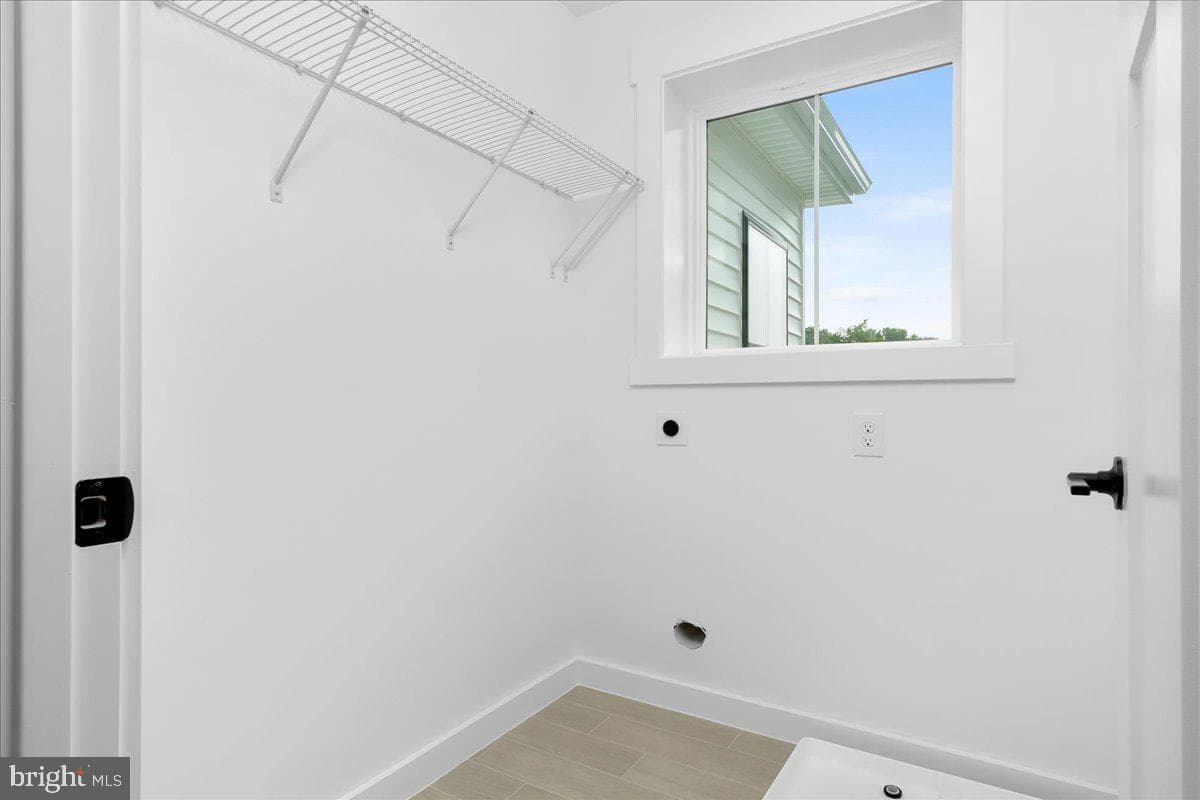 203 Riverside Drive photo 57
