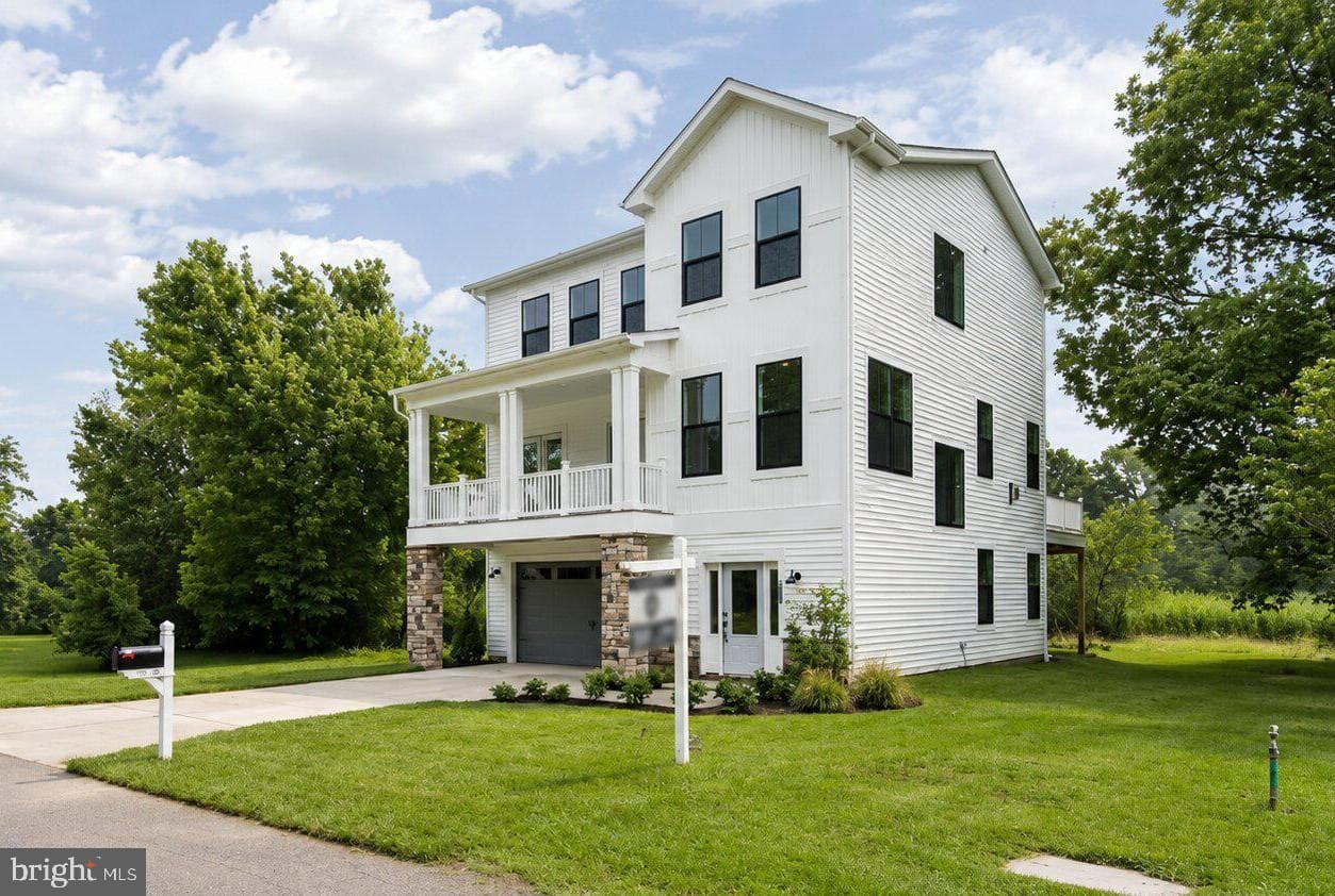 203 Riverside Drive photo 60