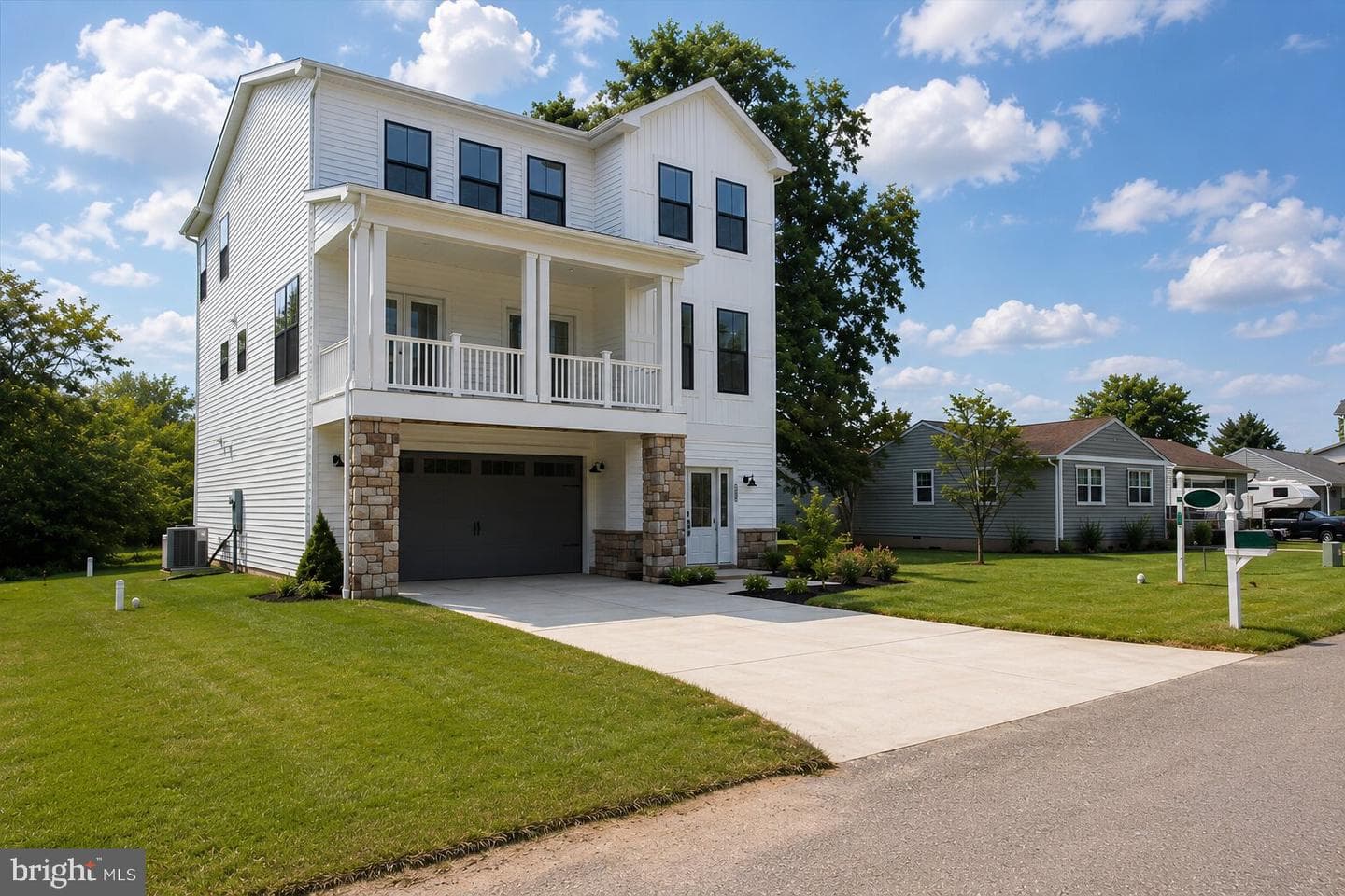 203 Riverside Drive photo 61