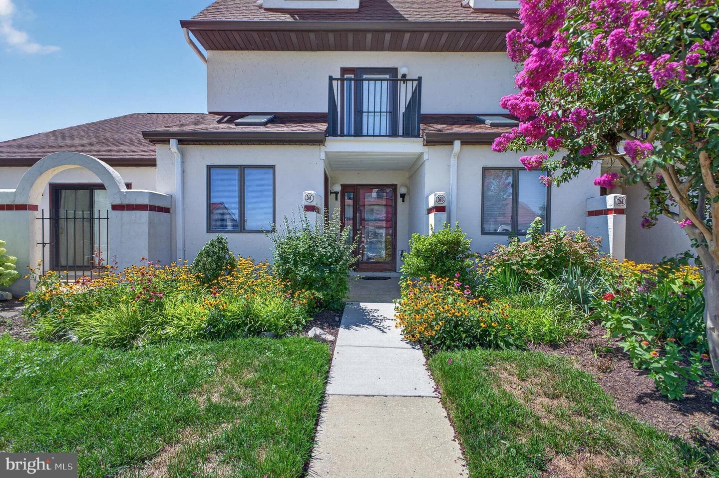 26 Queen Anne Way photo 2