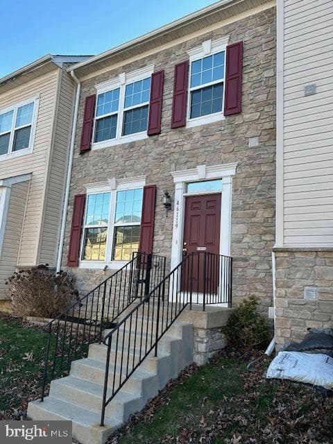46119 Thoroughbred Way photo 1