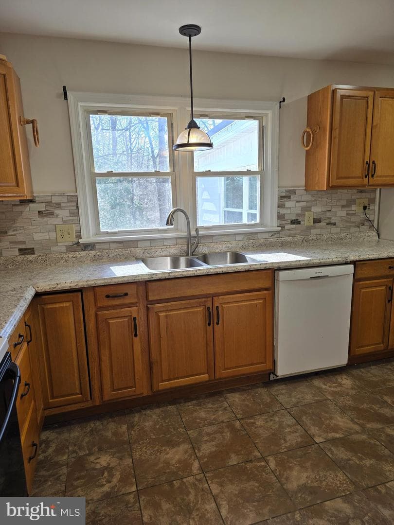23290 Town Creek Drive photo 8