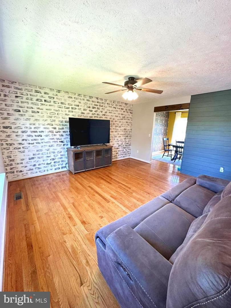 23200 Longview Boulevard photo 17