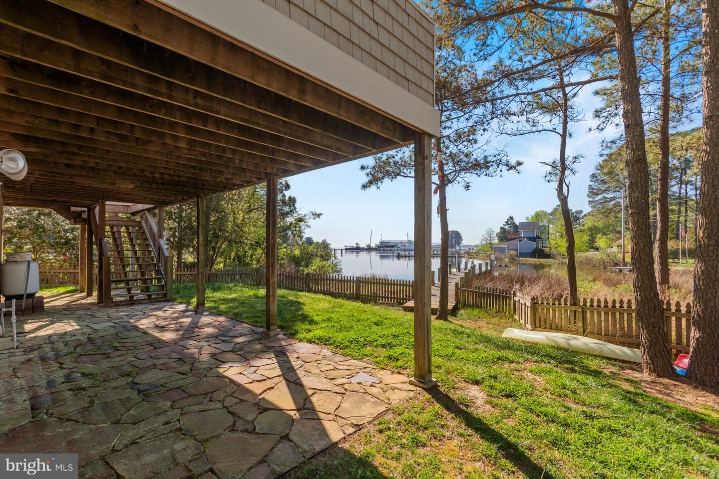 45401 Saint Georges Avenue photo 18