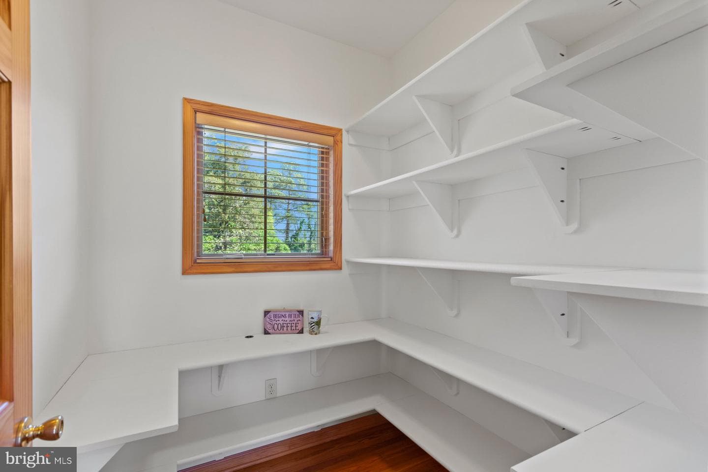 45401 Saint Georges Avenue photo 25