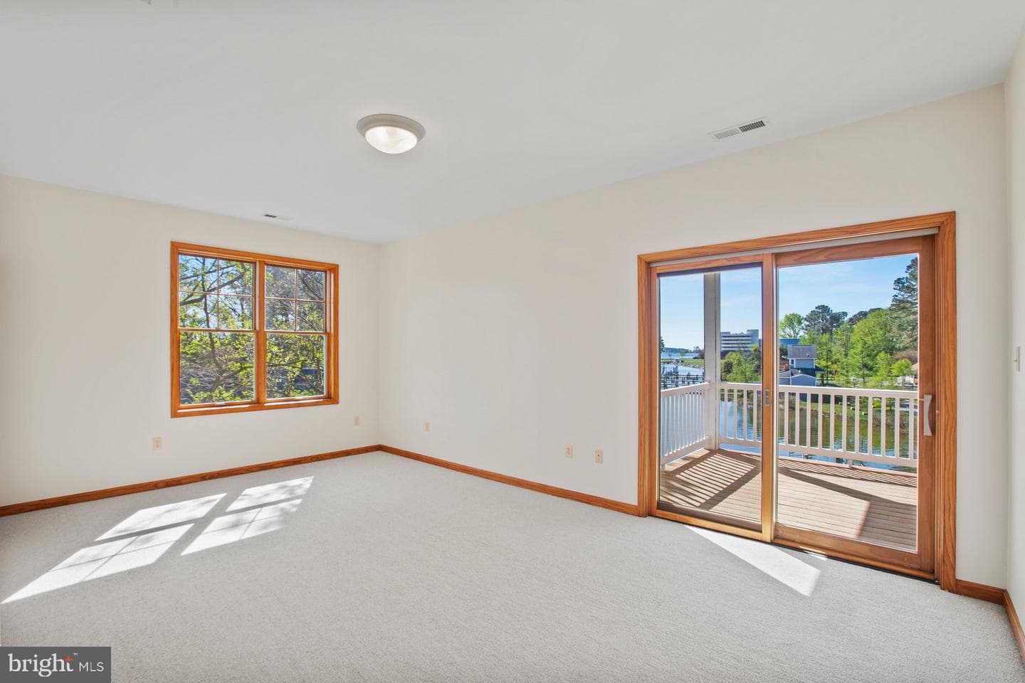 45401 Saint Georges Avenue photo 32