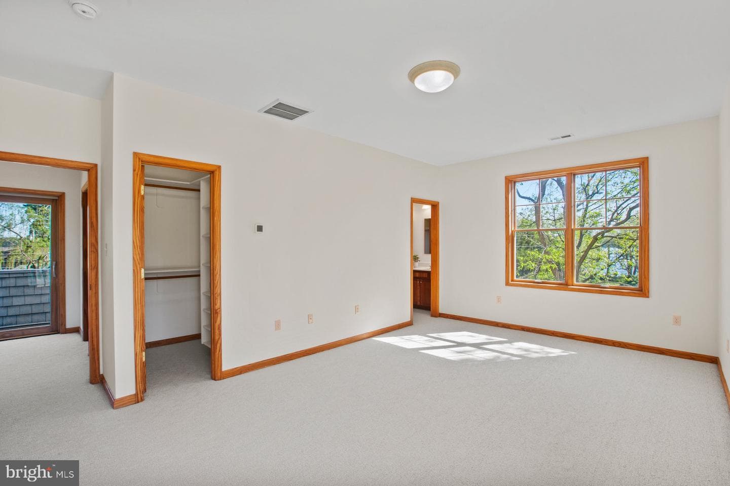 45401 Saint Georges Avenue photo 33