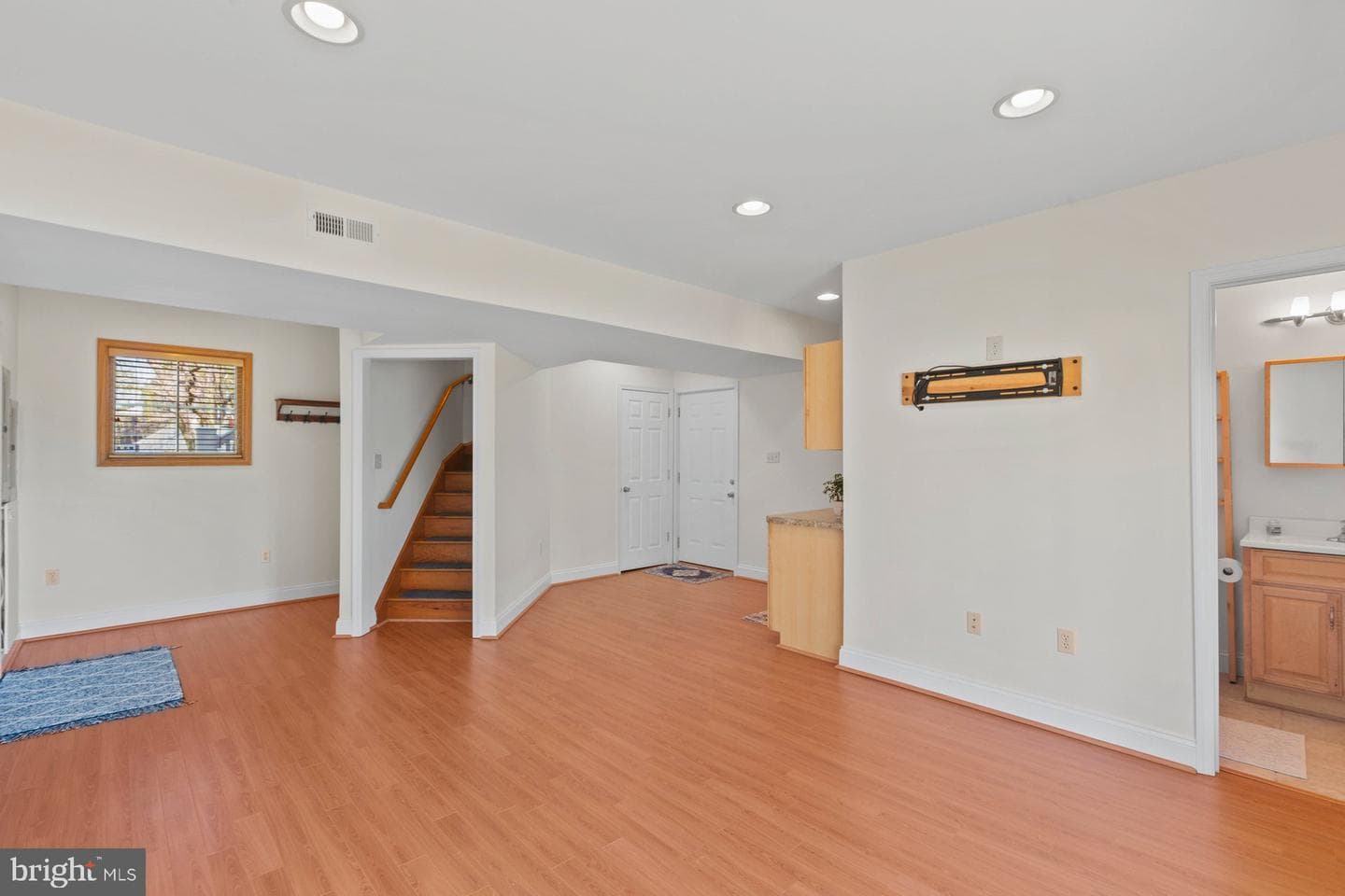 45401 Saint Georges Avenue photo 46