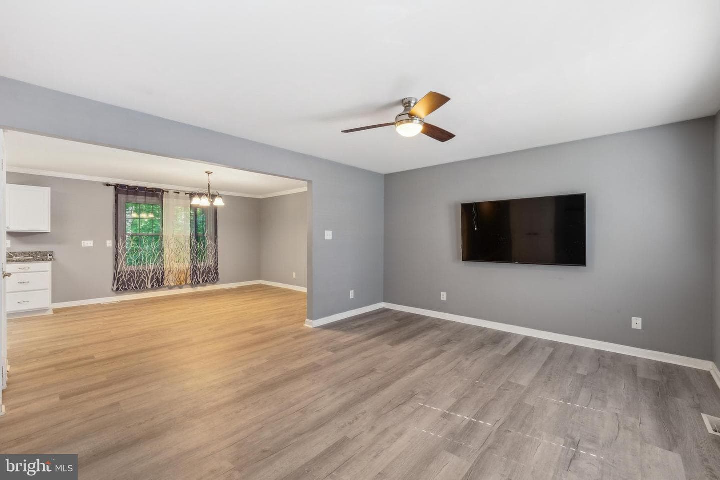 26799 N Sandgates Road photo 3