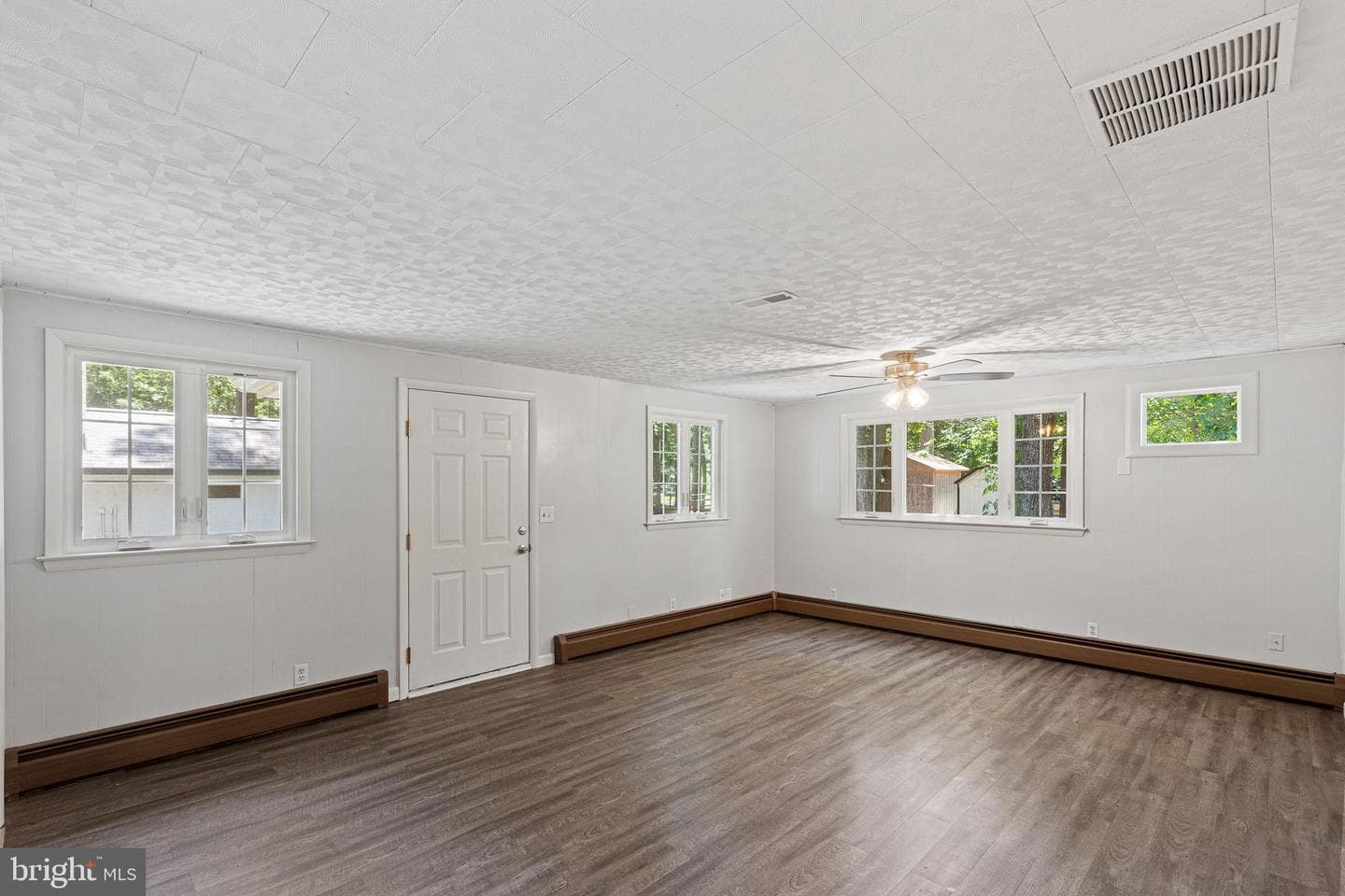 18352 River Road photo 5