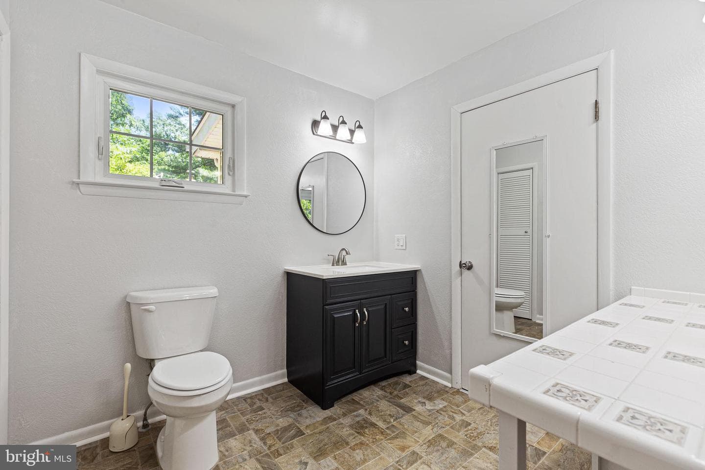 18352 River Road photo 7