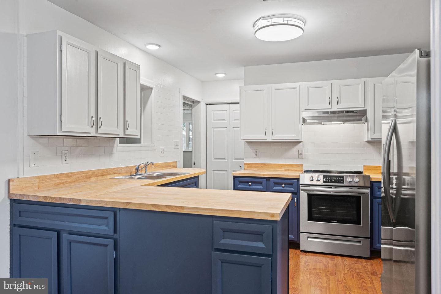 18352 River Road photo 9