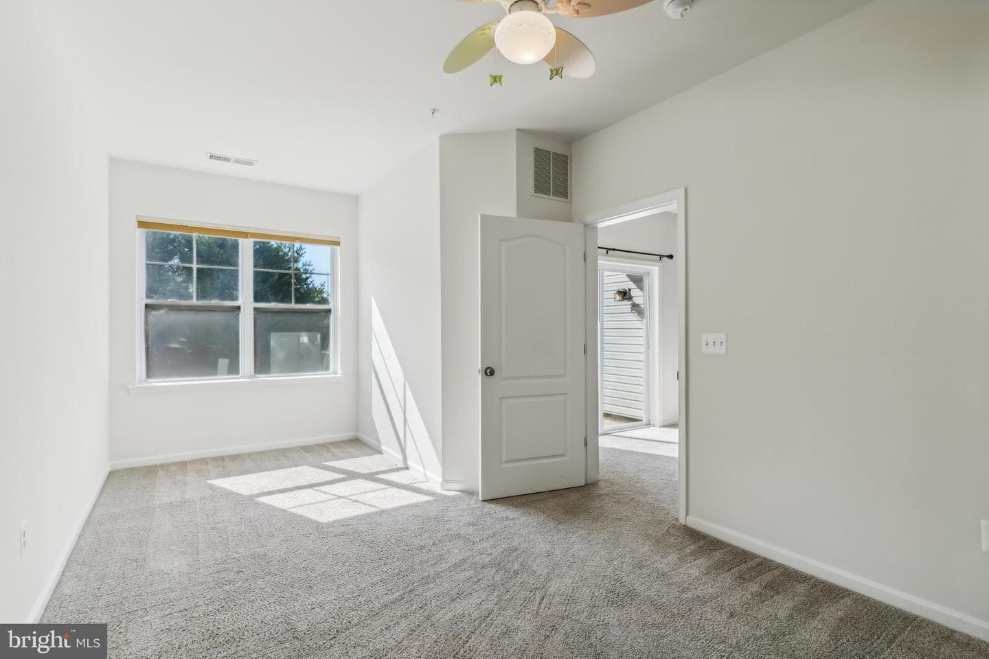 23510 F D R Boulevard #106 photo 27