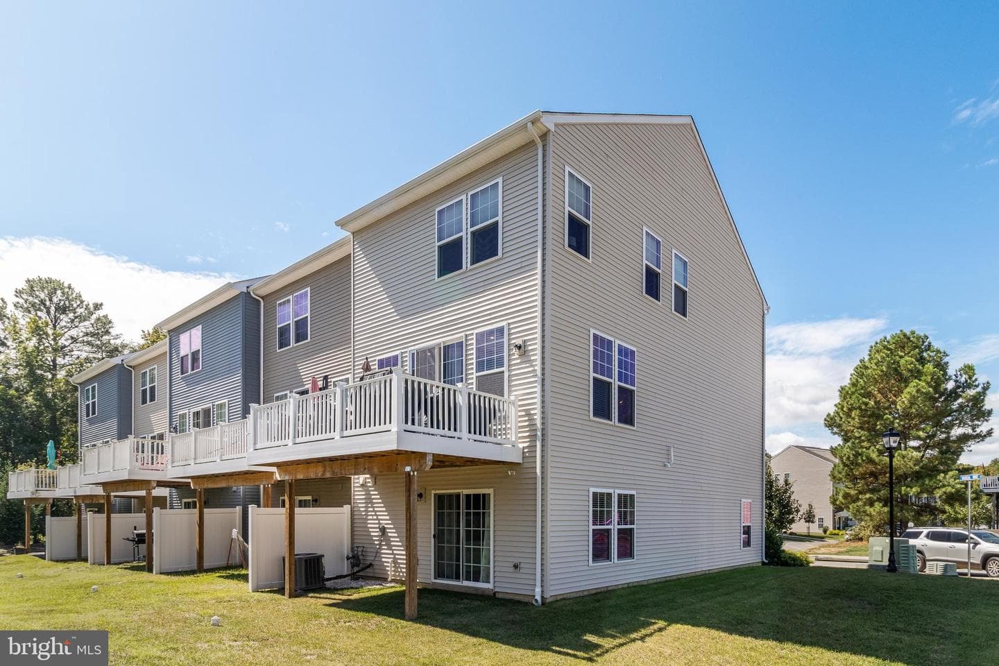 23096 Vanda Way photo 31