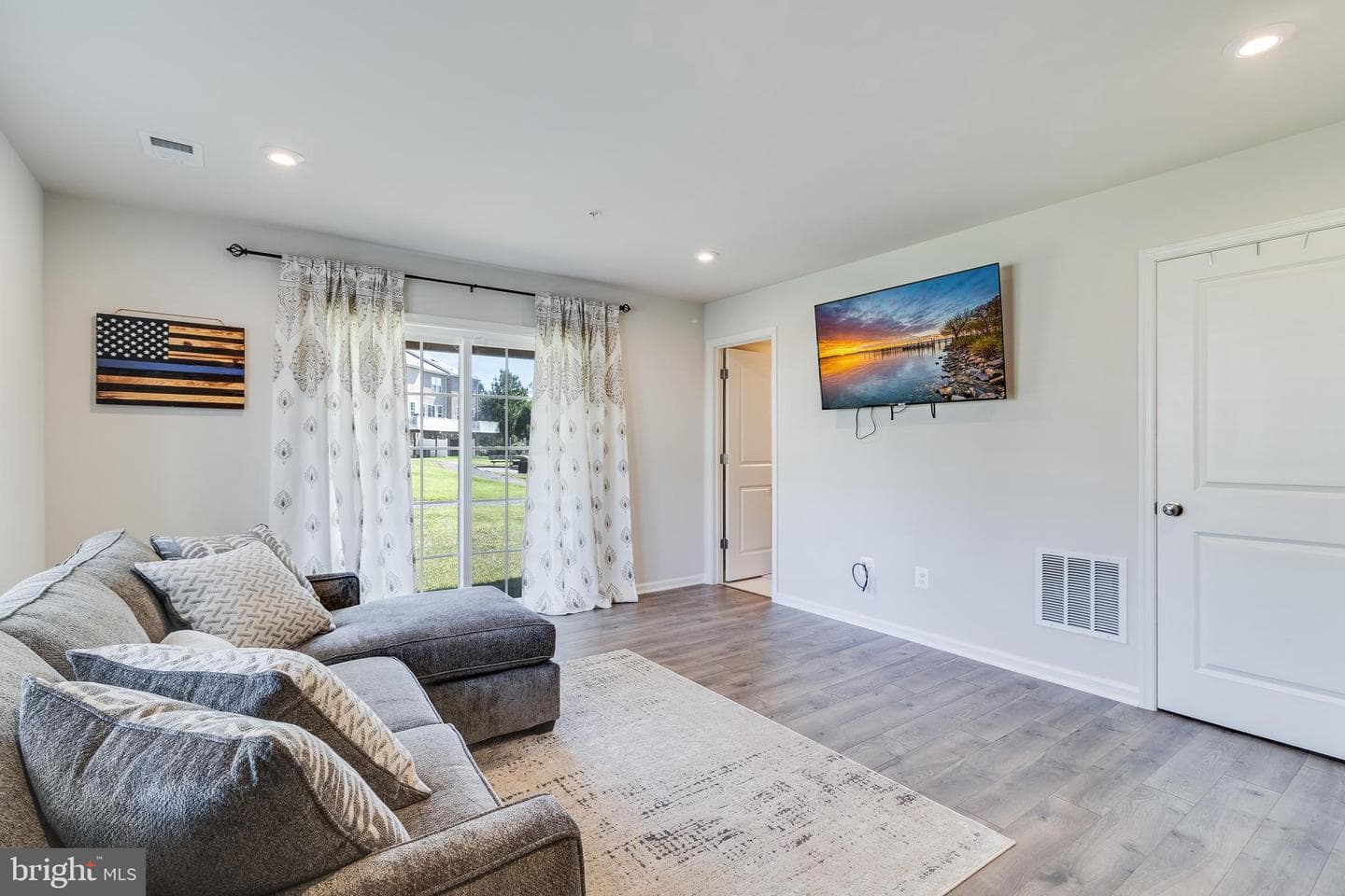 23096 Vanda Way photo 8