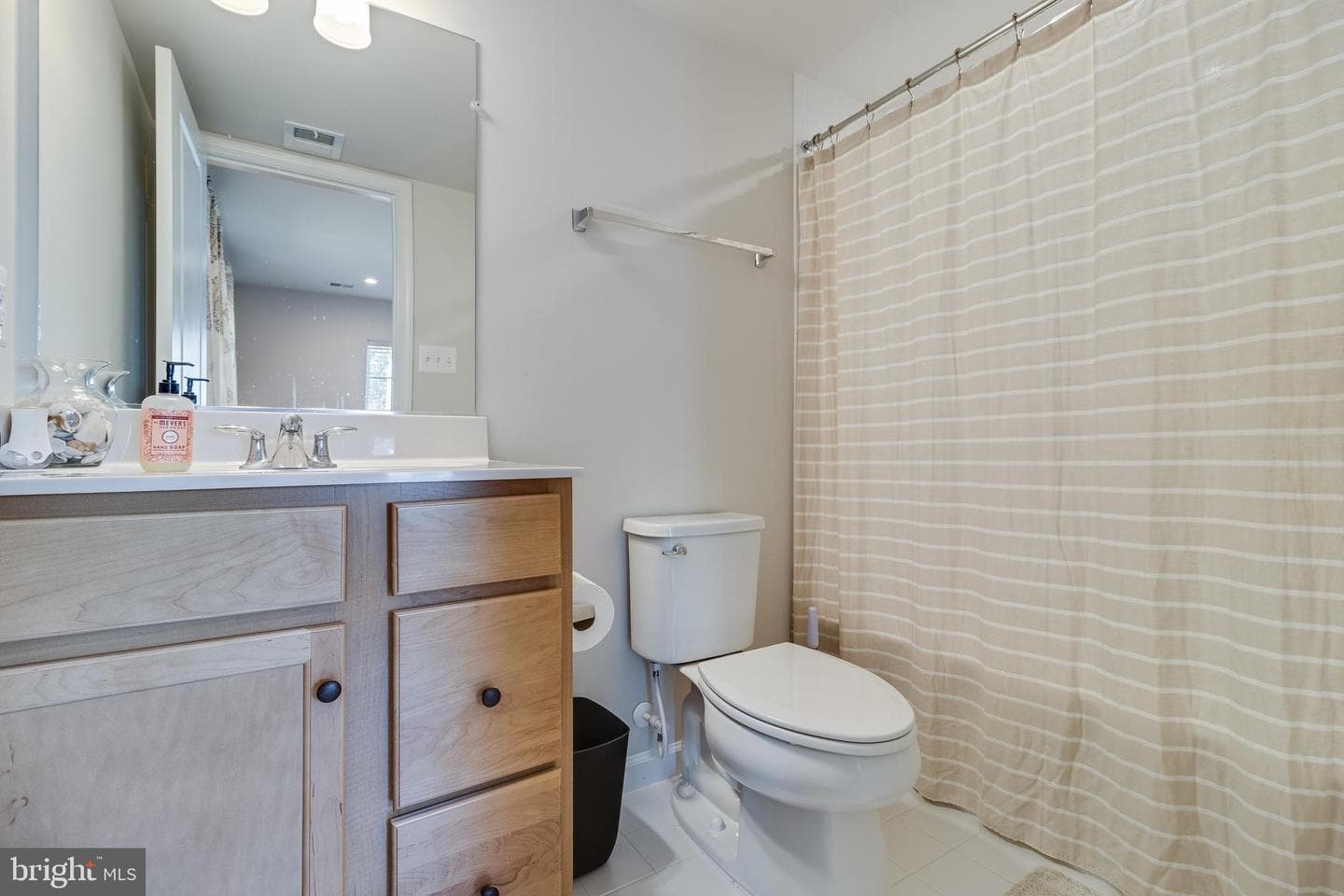 23096 Vanda Way photo 9