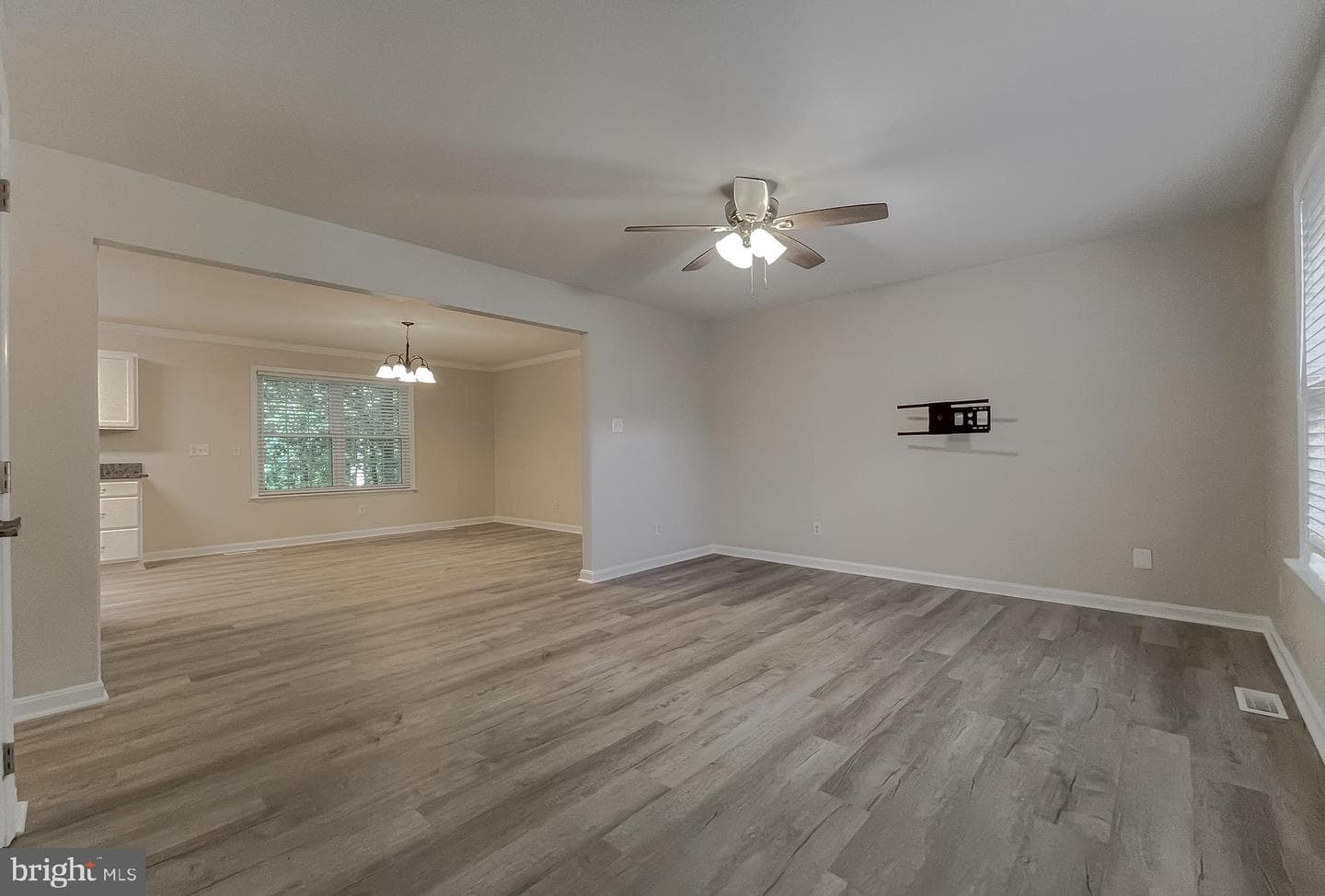 26799 N Sandgates Road photo 2