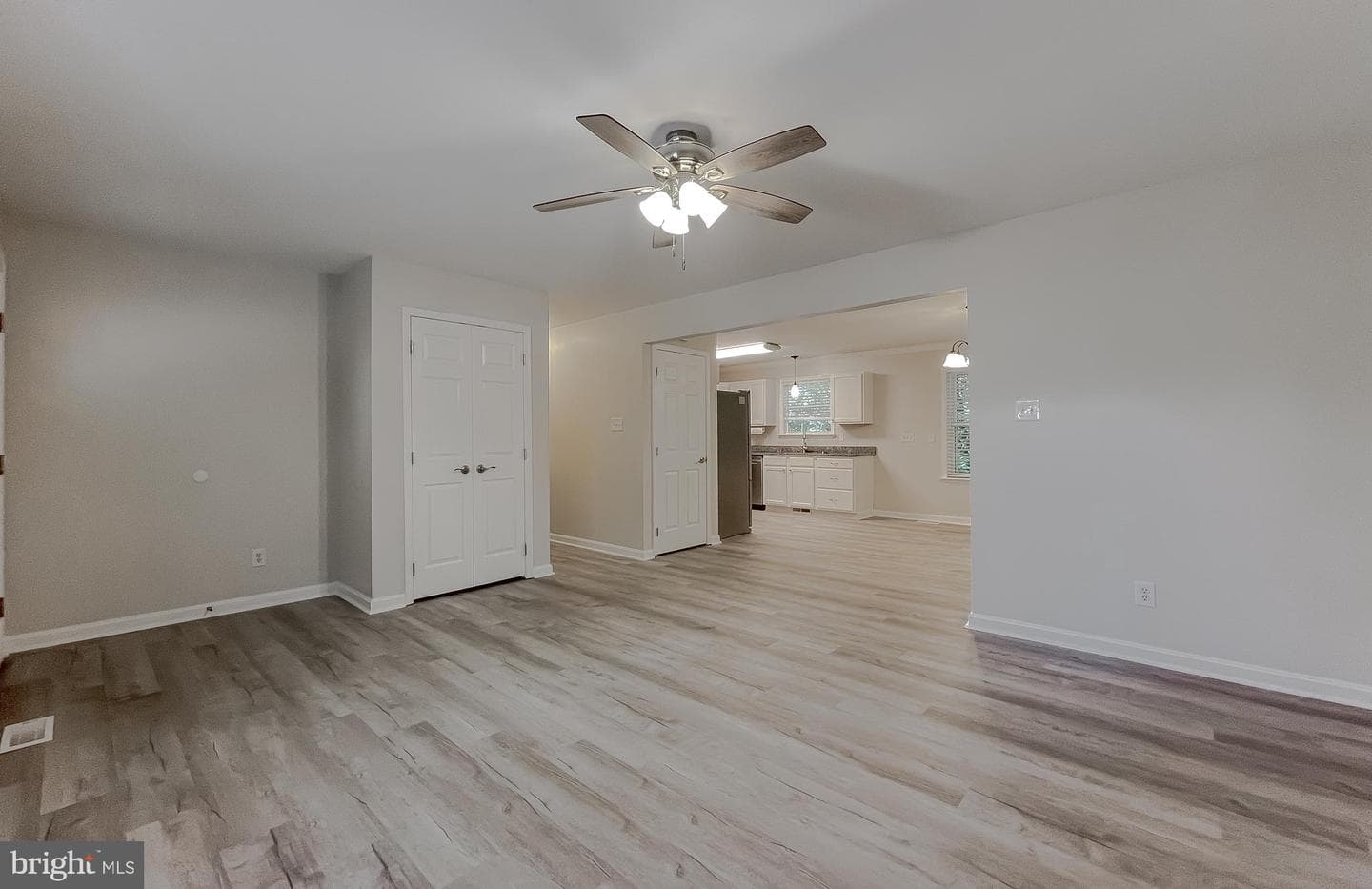 26799 N Sandgates Road photo 3