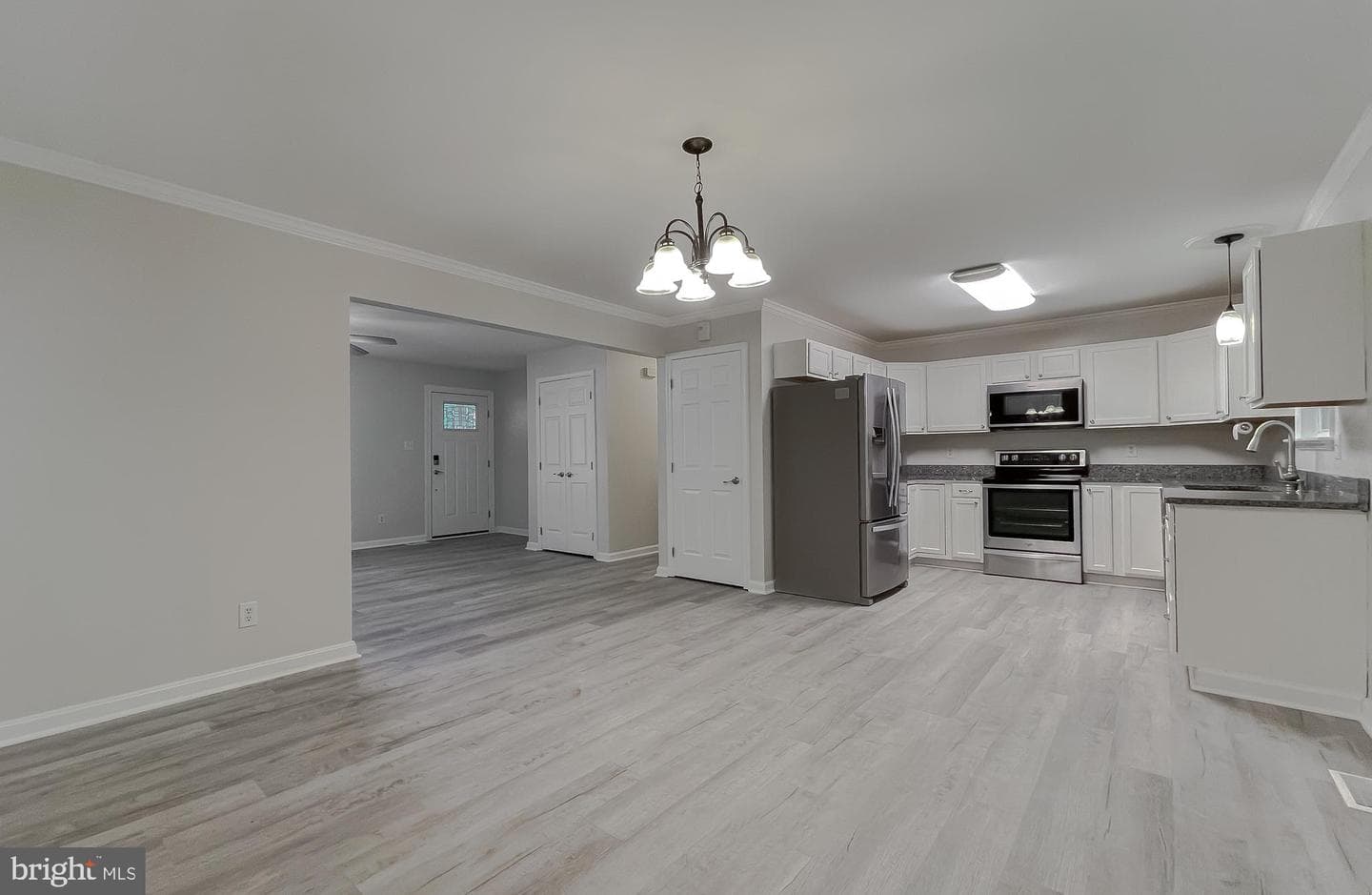 26799 N Sandgates Road photo 9