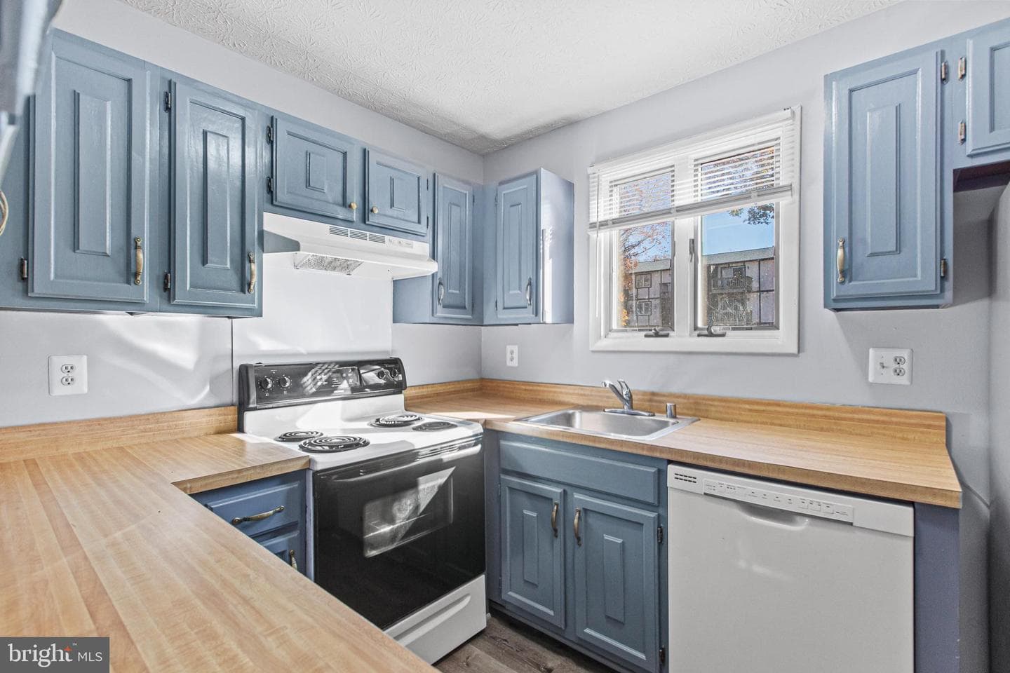22020 Gloucester Court #a-2 photo 10