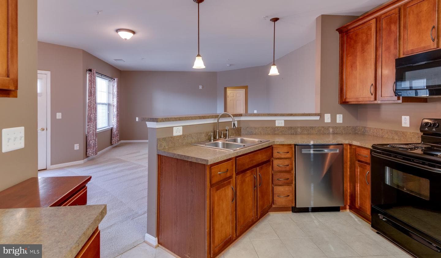 23580 F D R Boulevard #302 photo 9