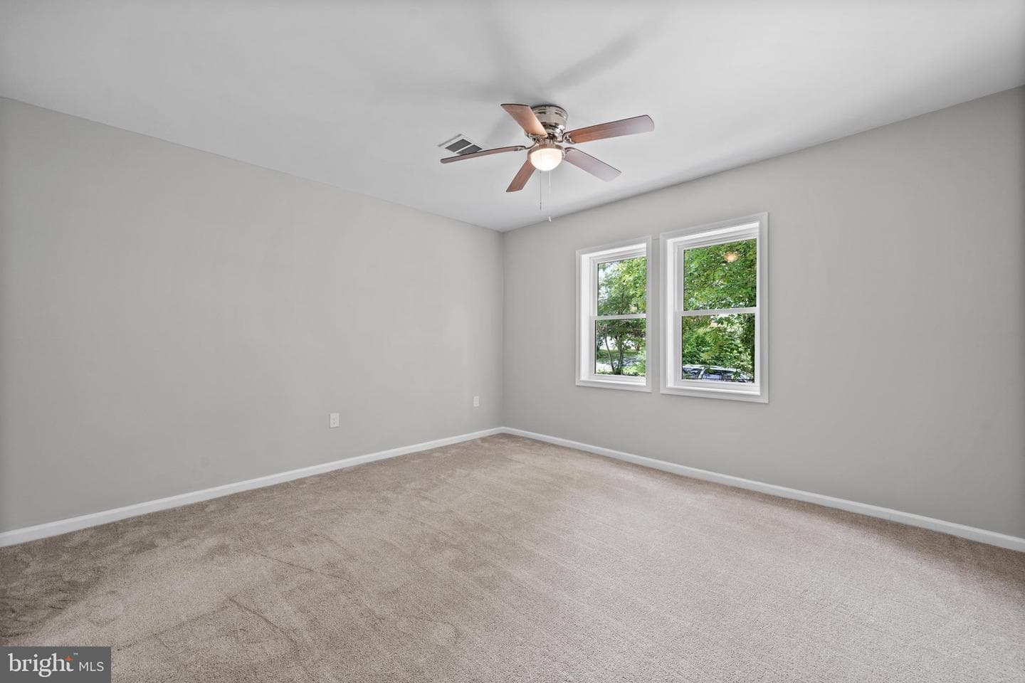 27184 Cleveland Street photo 16