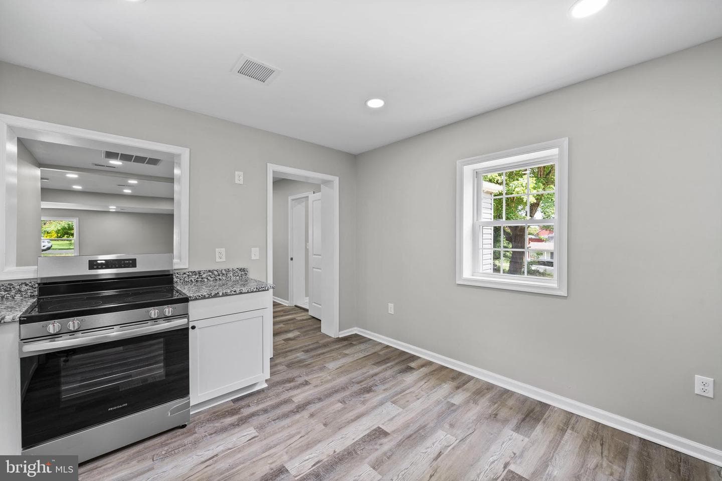 27184 Cleveland Street photo 21