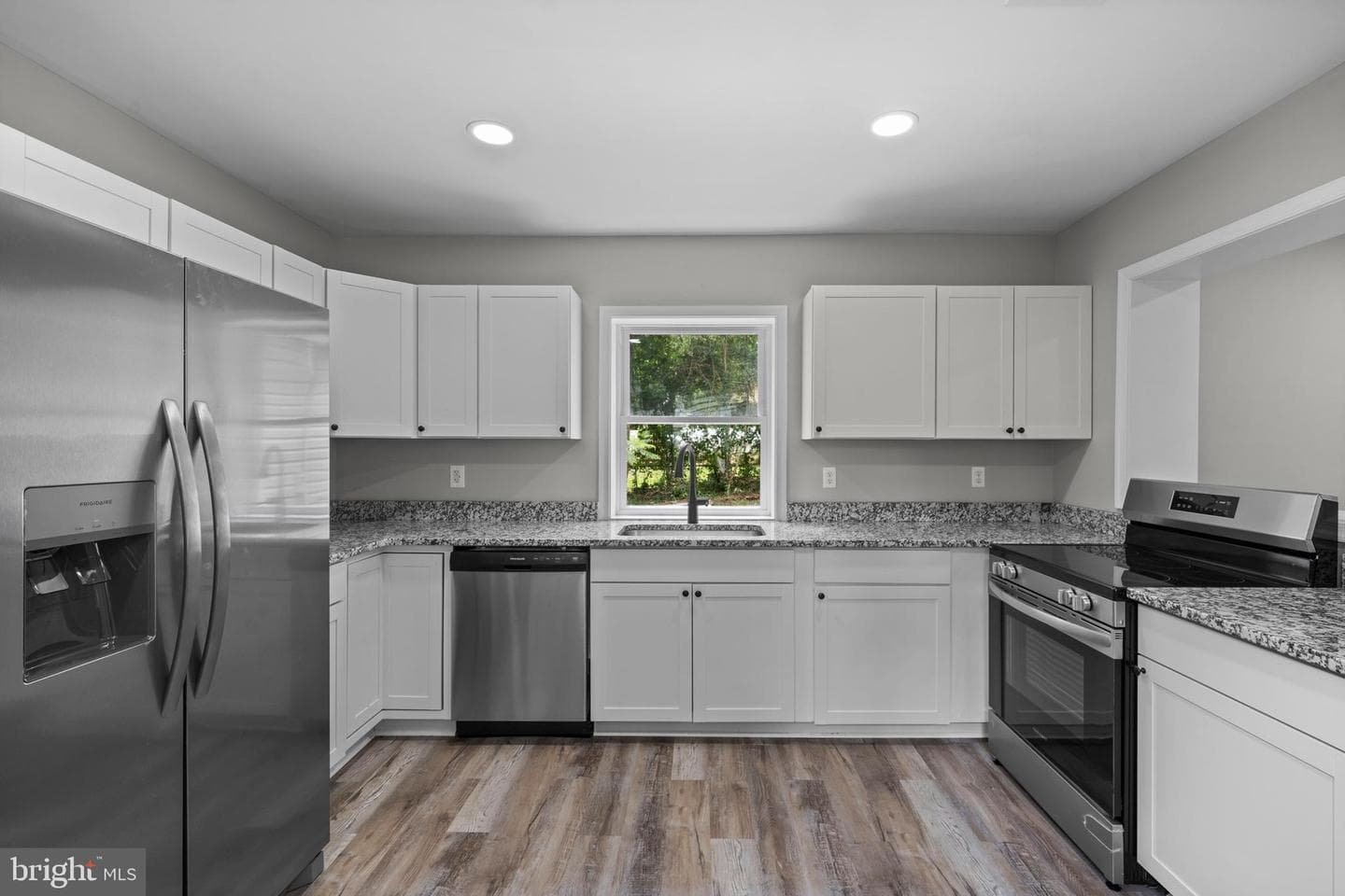 27184 Cleveland Street photo 22