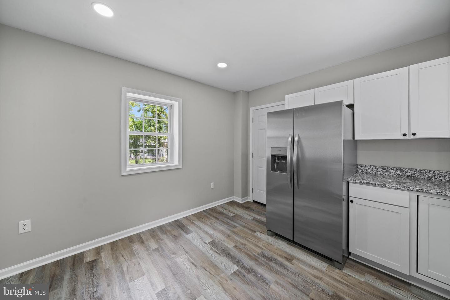 27184 Cleveland Street photo 23