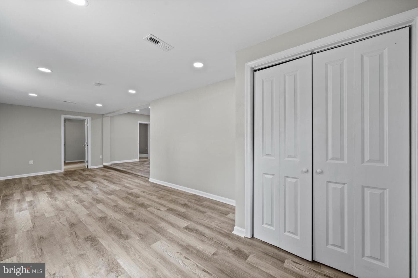 27184 Cleveland Street photo 4