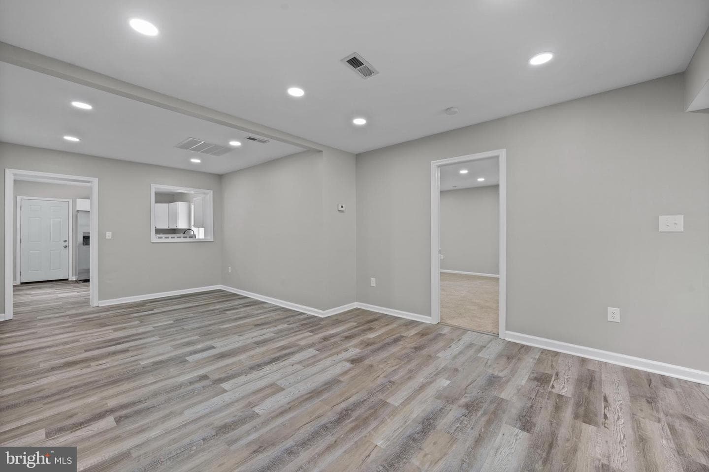 27184 Cleveland Street photo 8