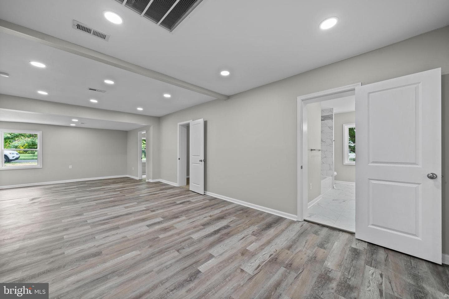 27184 Cleveland Street photo 9