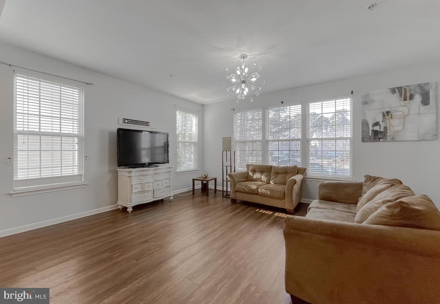 23117 Jasmine Way photo 3