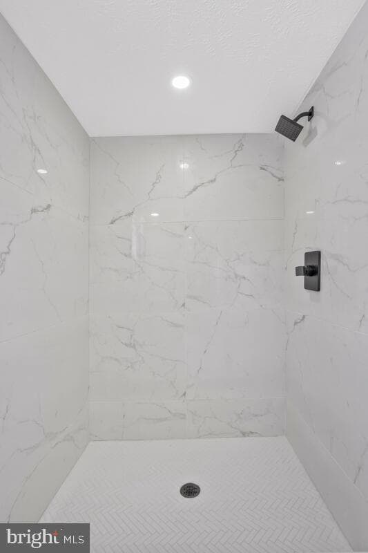 21508 Forest Run Drive photo 16