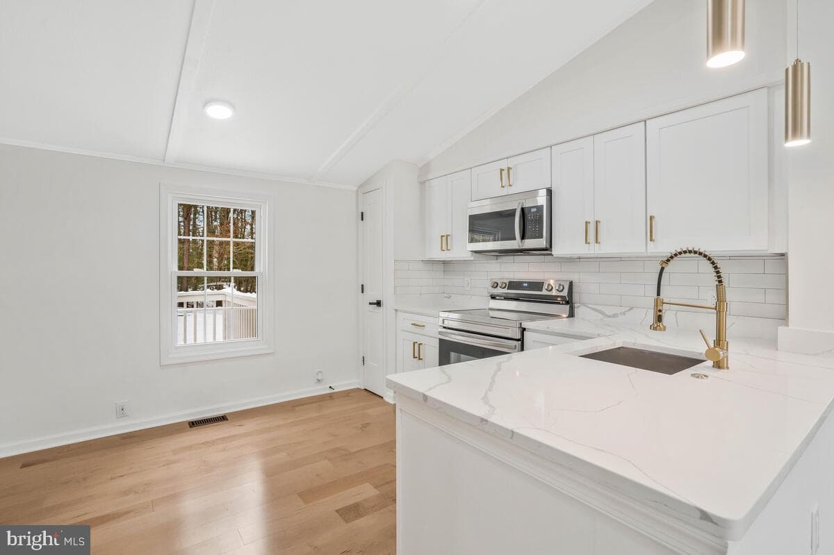 21508 Forest Run Drive photo 8
