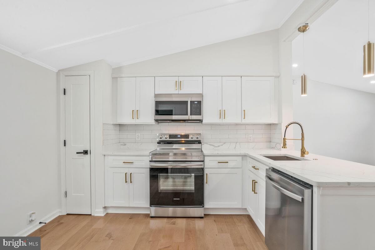 21508 Forest Run Drive photo 9