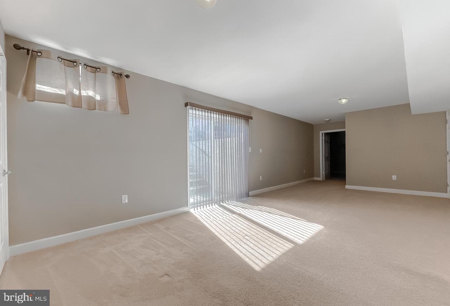 47355 Greenway Street photo 50