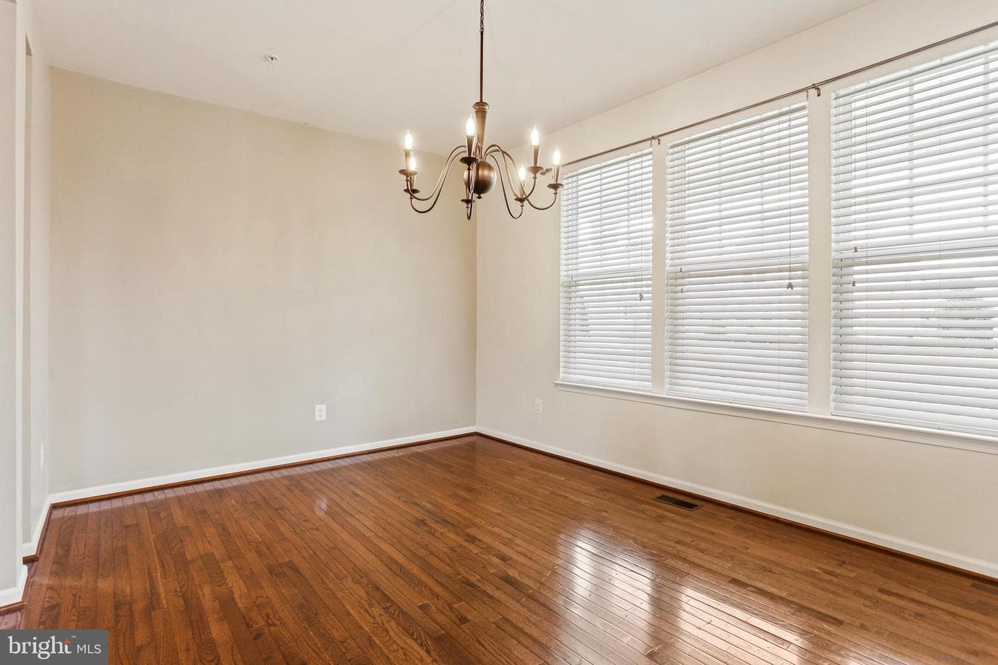 22962 Woodland Park Road photo 9