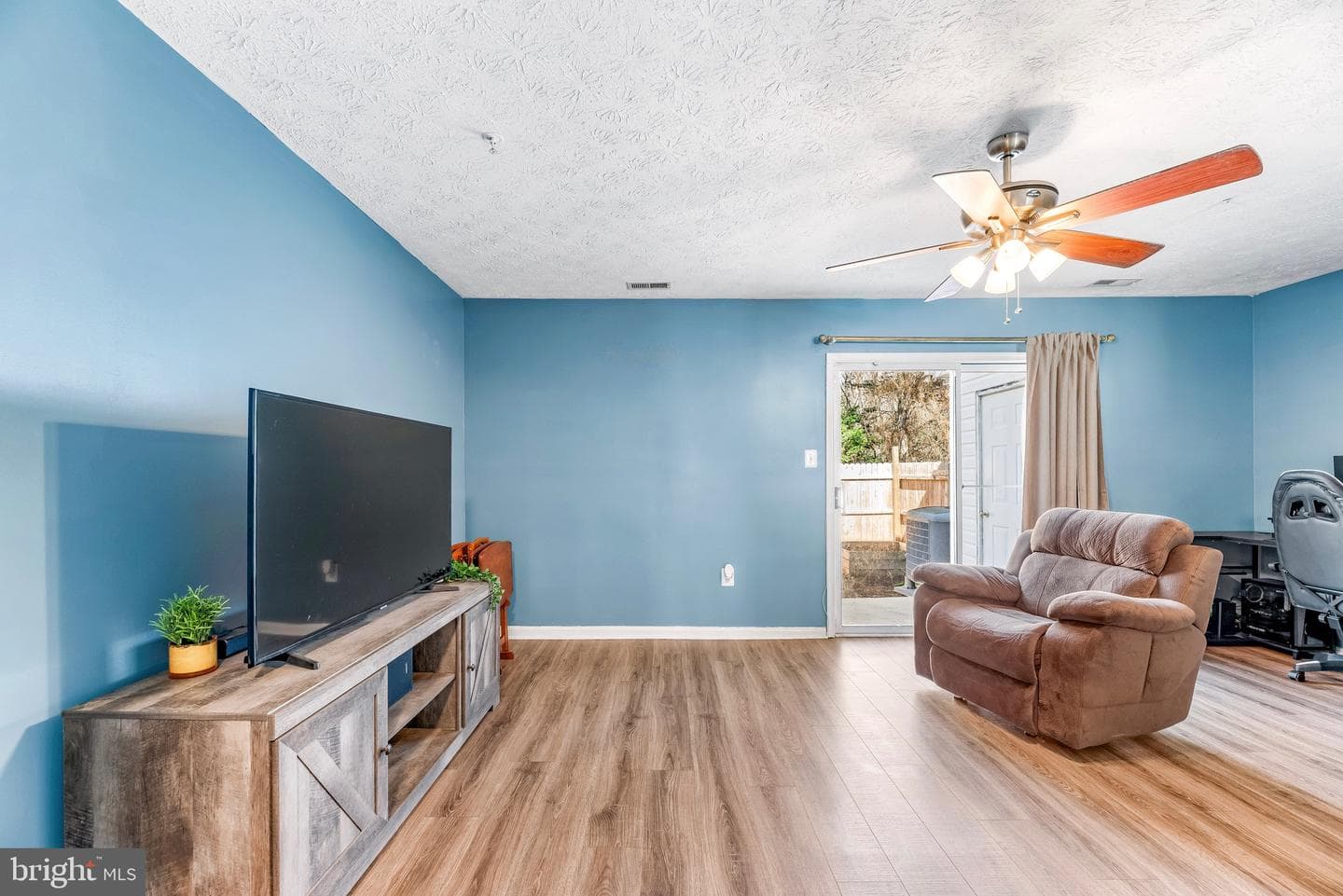 48213 Picketts Harbor Court photo 18