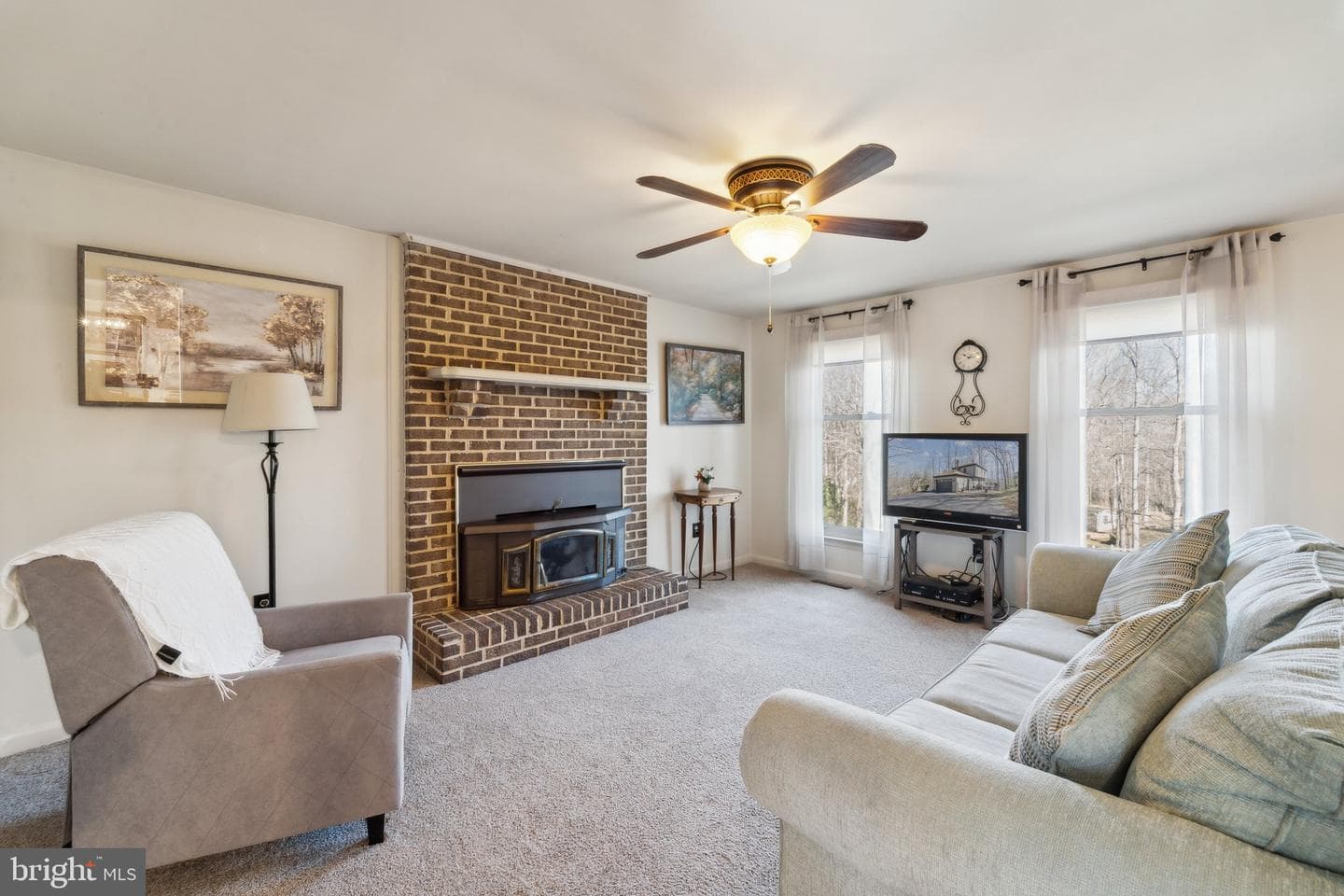 39375 Thomas Drive photo 2