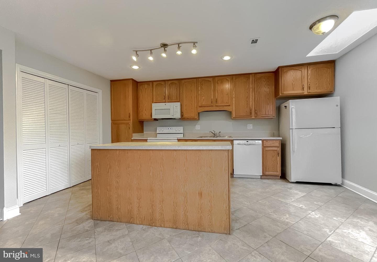 45750 Military Lane photo 13